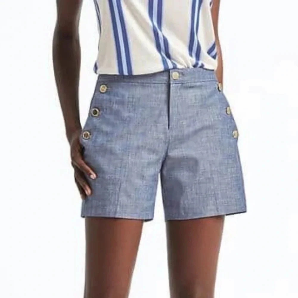 Banana Republic Shorts Tailored Blue Chambray Gold Buttons Size 0